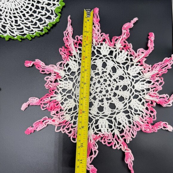 Vtg Crochet Doilies & Decor Floral Spring Basket Cottagecore Farm Table 5pc Set - Picture 12 of 16